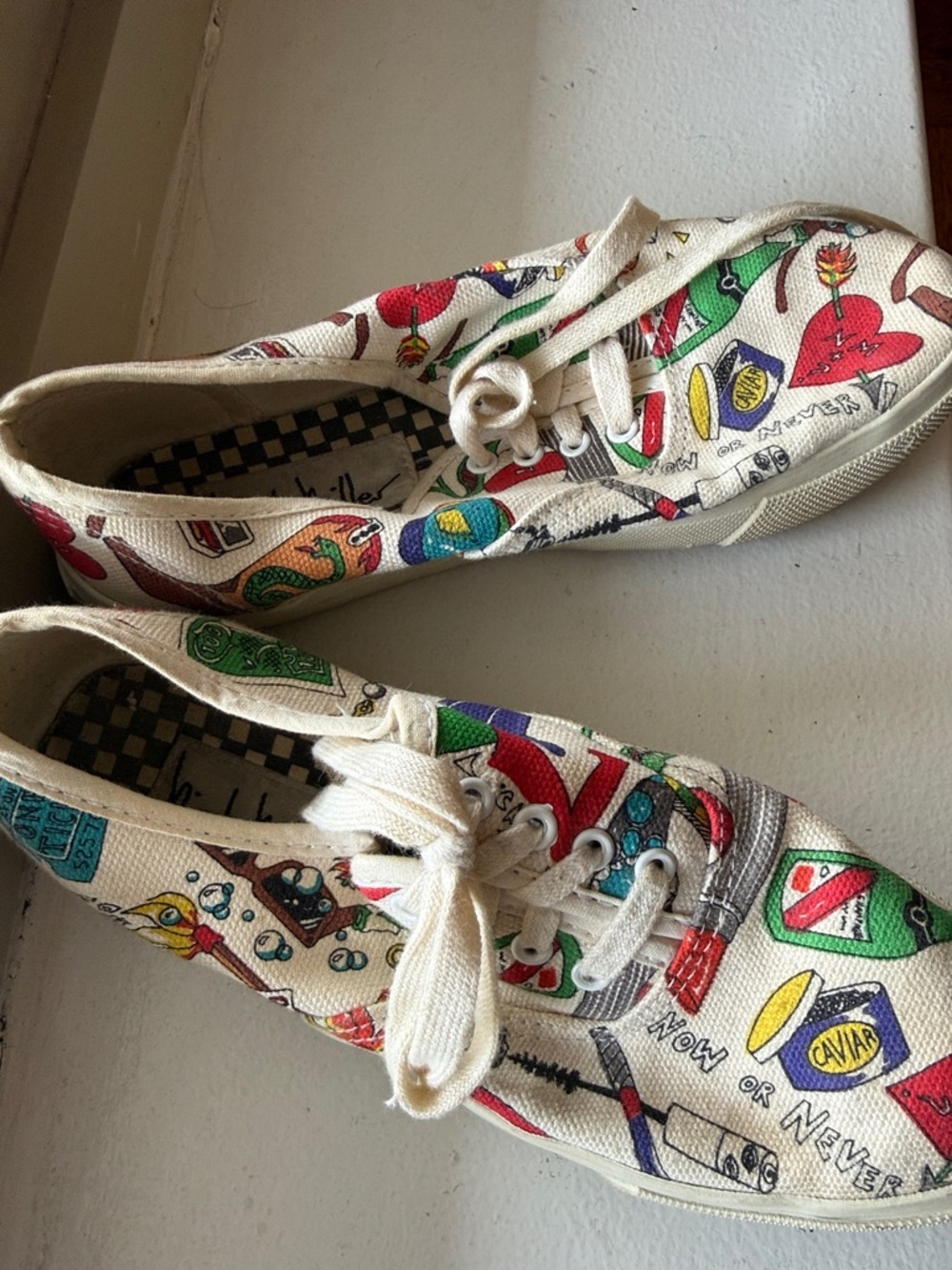 Nicole Miller Cream Canvas Low-Top Sneakers with Multicolor Graphic Print
